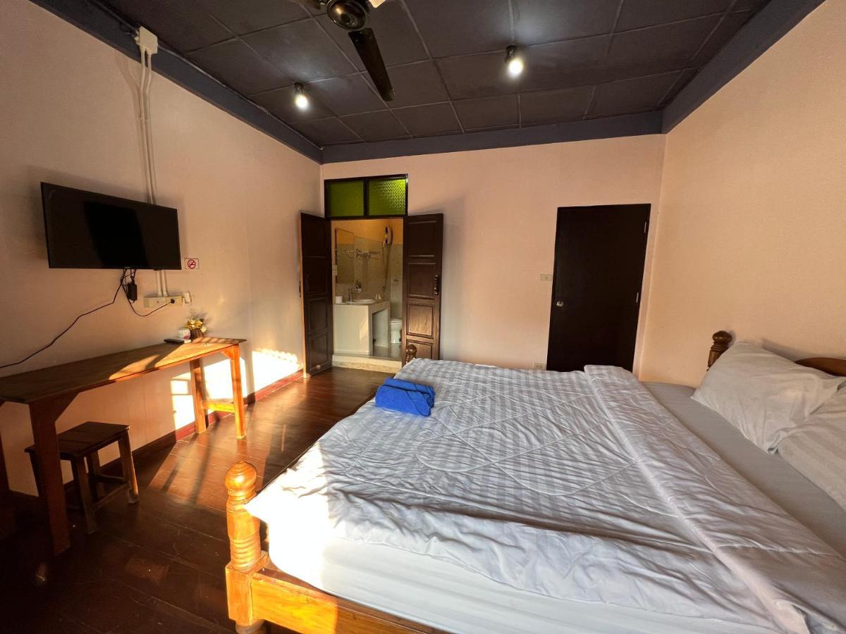 Hotel Madera House Chiang Mai Esterno foto