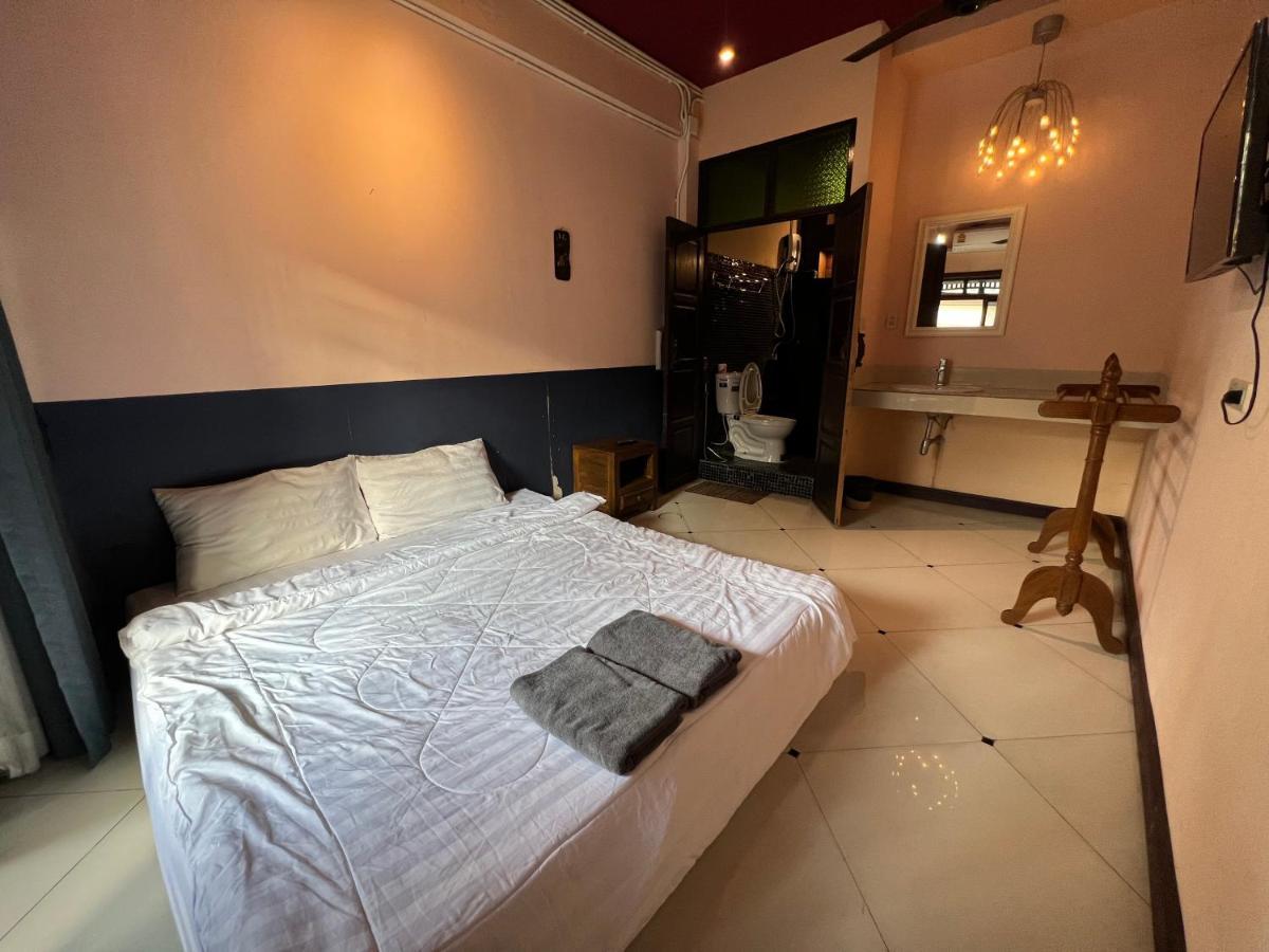 Hotel Madera House Chiang Mai Esterno foto